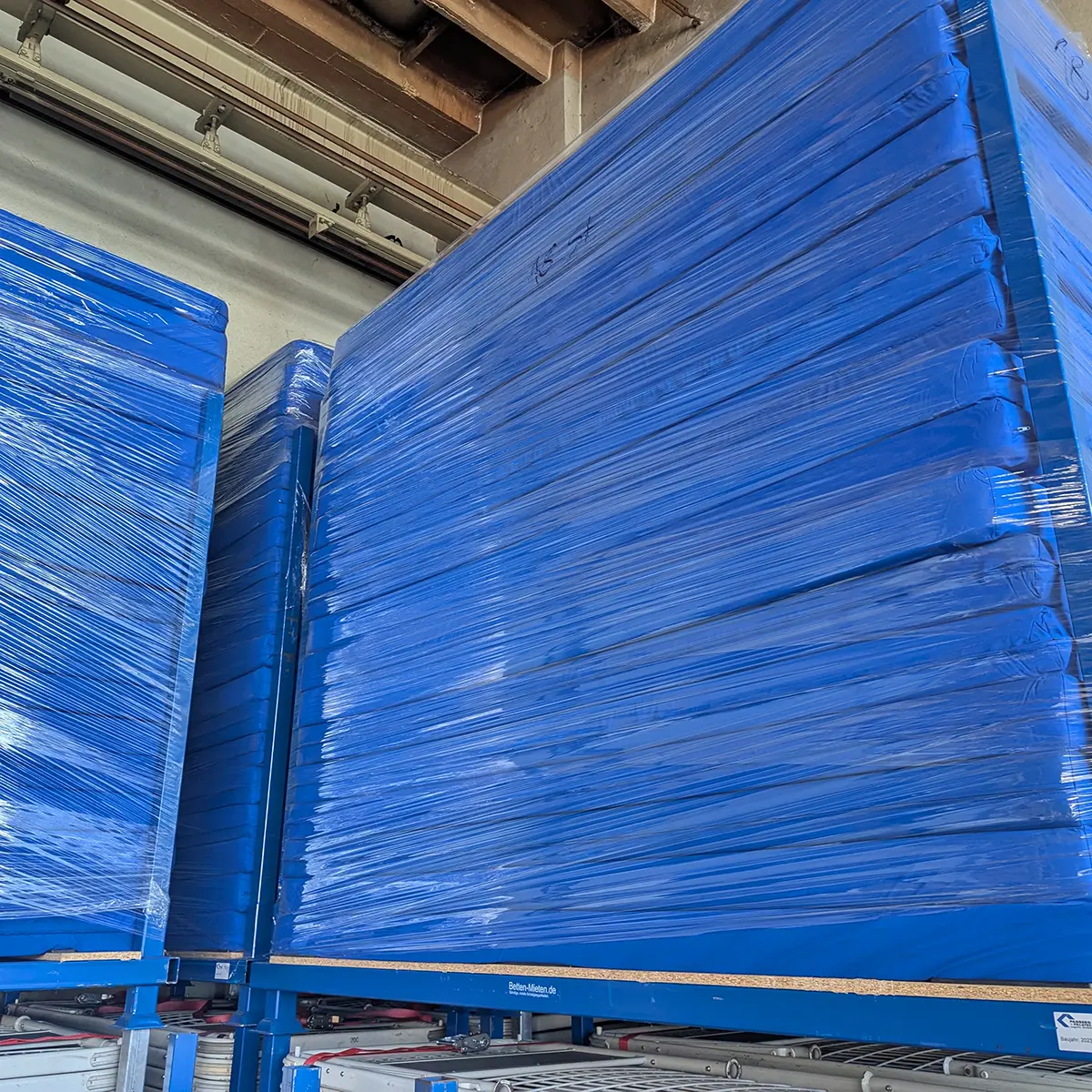  Gebrauchte Matratzen 200x80x10 cm mit PU-Bezug
